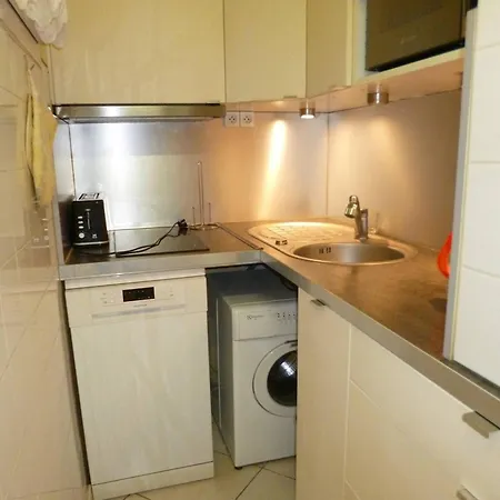 Charmant T2 Avec Terrasse, Climatisation Et Parking Prive A 1,5km Des Thermes De - Fr-1-571-61 * Balaruc-les-Bains